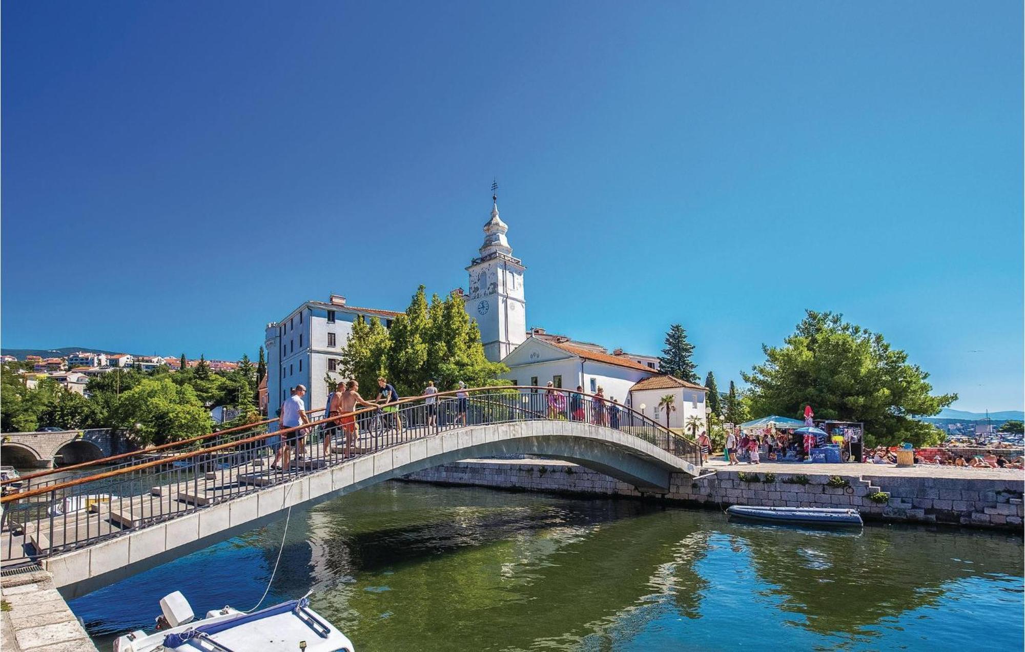 1 Bedroom Cozy Apartment In Crikvenica Exterior foto