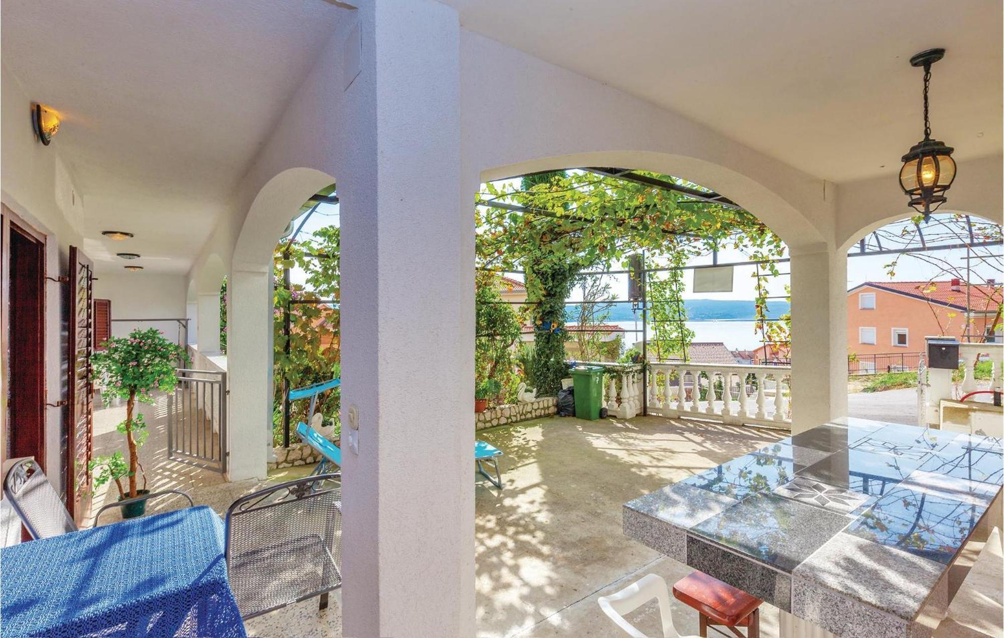 1 Bedroom Cozy Apartment In Crikvenica Exterior foto