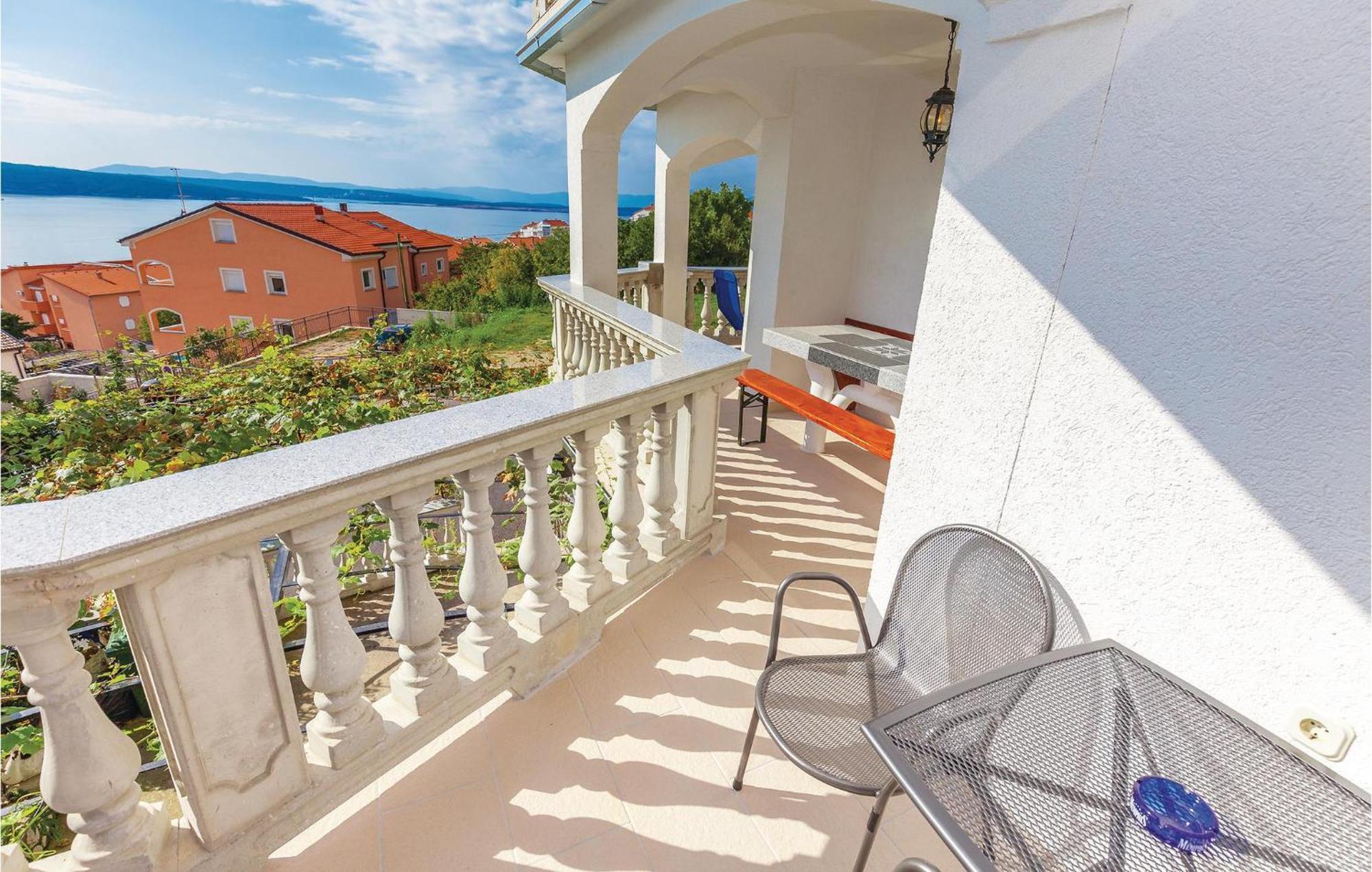 1 Bedroom Cozy Apartment In Crikvenica Exterior foto