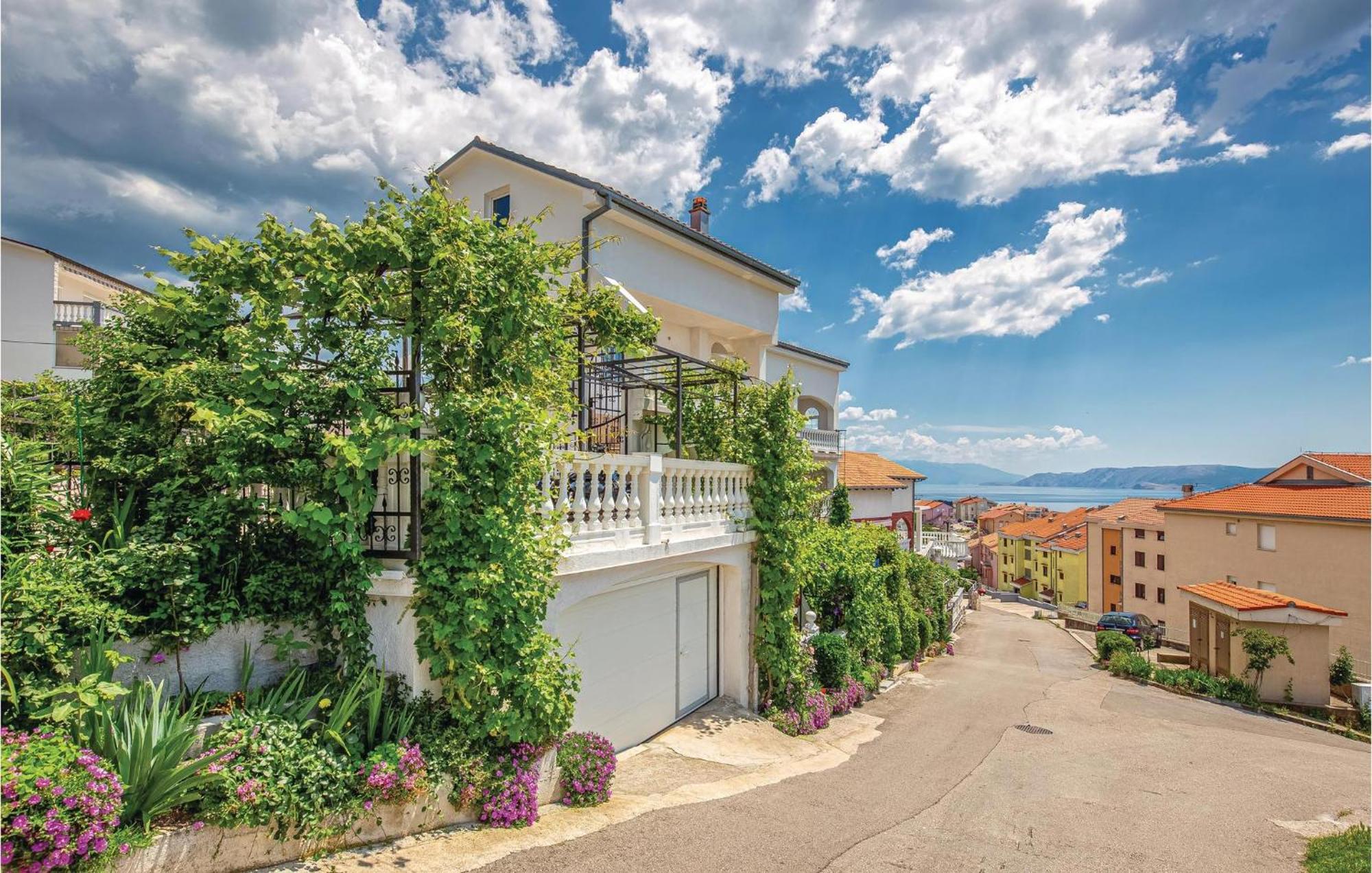 1 Bedroom Cozy Apartment In Crikvenica Exterior foto