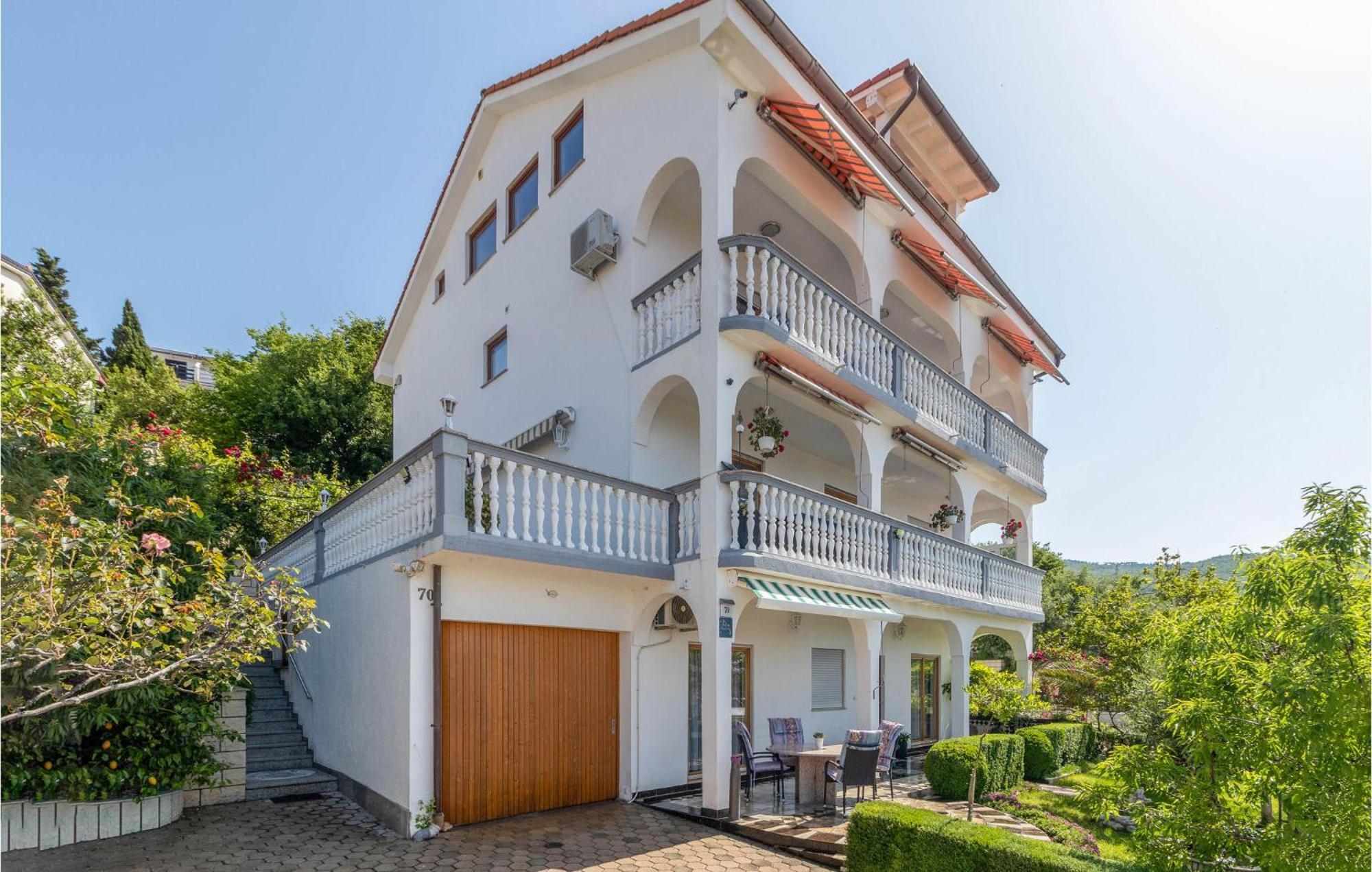 1 Bedroom Cozy Apartment In Crikvenica Exterior foto