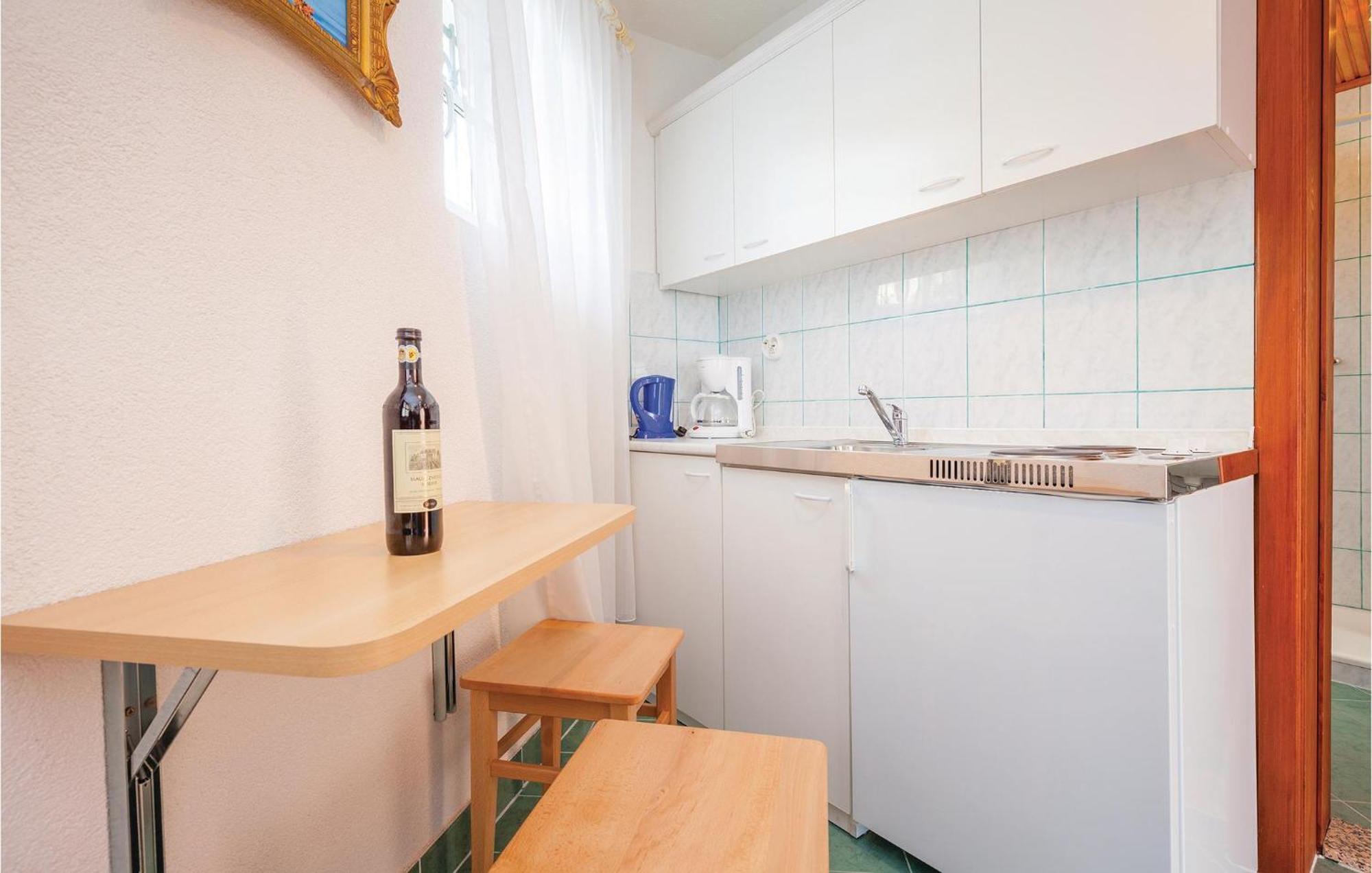 1 Bedroom Cozy Apartment In Crikvenica Exterior foto